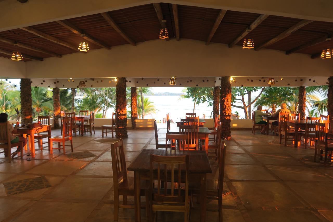 Hotel Playa Reina Llano de Mariato Exterior foto